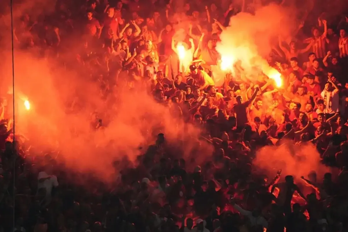galatasaray-4-yillik-imzayi-attirdi-resmi-18773389_1556_amp.jpg