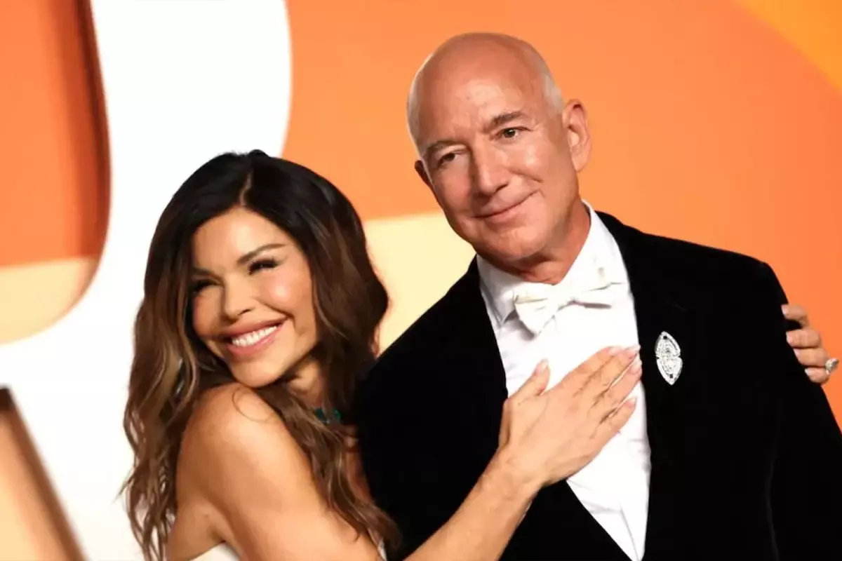 jeff-bezos-un-venedik-teki-dugunu-protesto-edildi-18781307_6861_amp.jpg