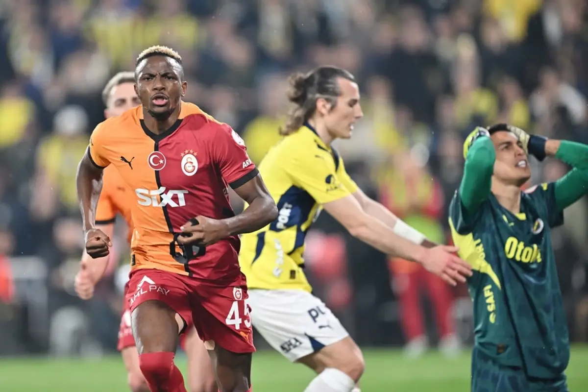 victor-osimhen-istanbul-dan-ayrildi-iste-ilk-kare-18720955_4671_amp.jpg
