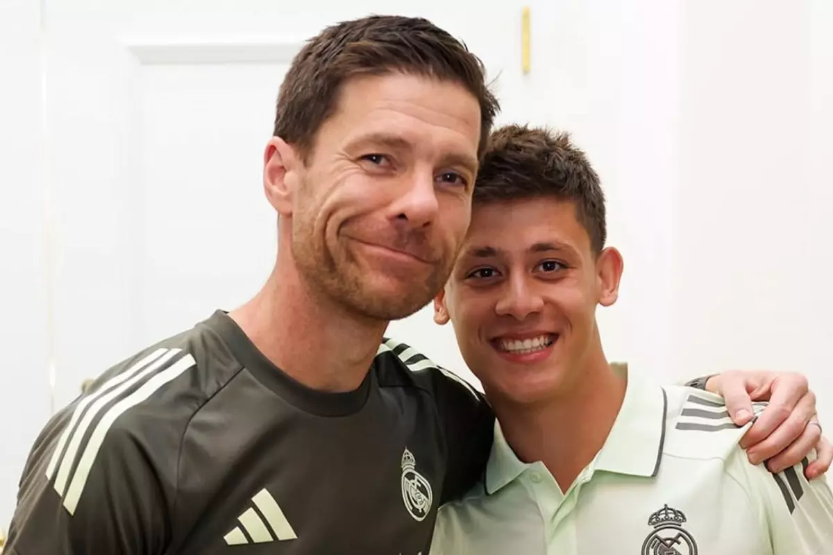 xabi-alonso-nun-arda-guler-saskinligi-gozlerine-18758734_7890_amp.jpg