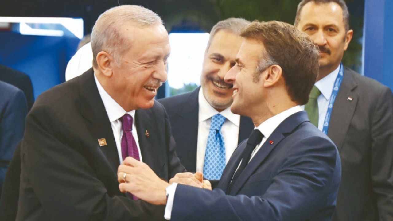 Macron ile Erdoğan Gazze Gündemini Ele Aldı İki Devletli Çözüm İçin Diplomasi Trafiği