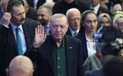 AK Parti’nin Yeni Şarkısı: Dünya Bizi Bekler!