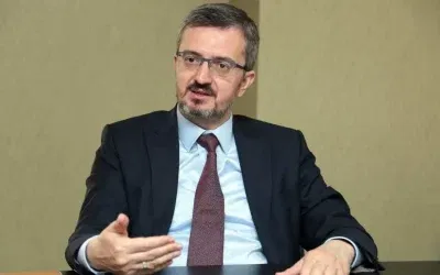 Burhanettin Duran kimdir?