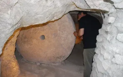 Dededen kalan konağın altında 2 bin yıllık yer altı şehri bulundu