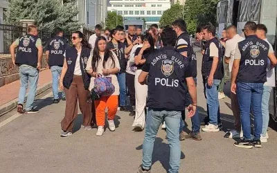 Eskort dolandırıcılığı operasyonunda 9 kişi tutuklandı.