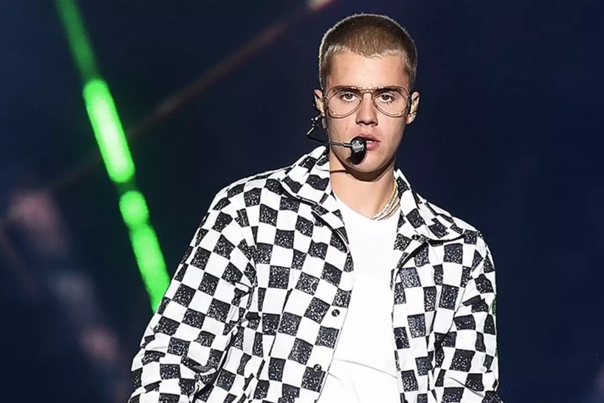 justin-bieber-eski-menajerine-31-5-milyon-dolar-18841893_1083_amp.jpg