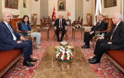 Kurtulmuş, Meclis Başkanvekilleriyle komisyon için toplandı