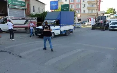 Sokak ortasında çıkan silahlı çatışmada 2 kişi yaralandı