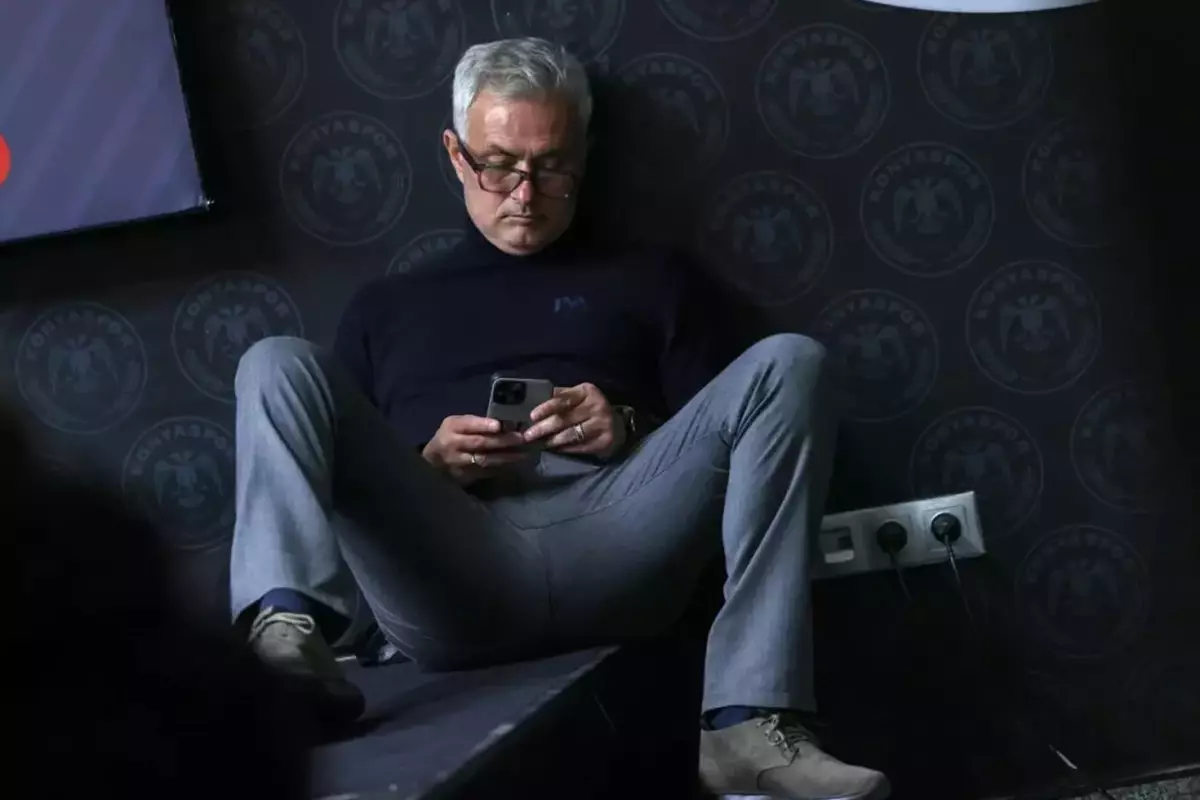 mourinho-tek-telefonla-ikna-etti-25-milyon-18816204_2891_amp.jpg