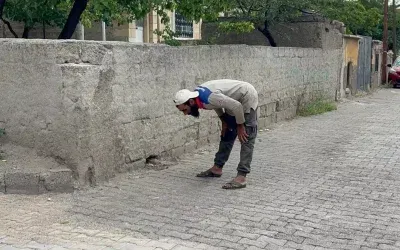 Polisi görünce hemen namaza durmak işe yaramadı.