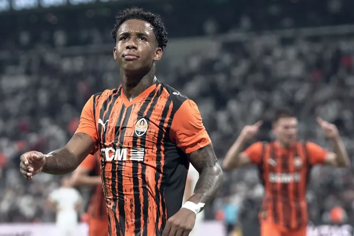 shakhtar-donetskli-futbolcuya-irkcilik-yapmisti-18885162_1828_amp.jpg