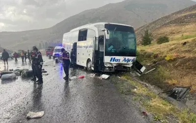 Sivas’ta otobüs kaza: 3 ölü, 24 yaralı
