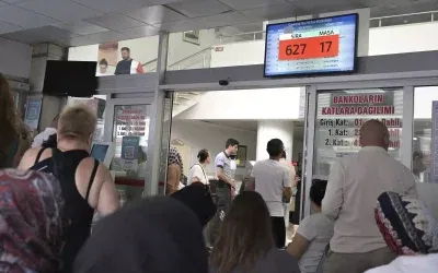 Ehliyet yenileme kuyrukları son güne bırakıldı!