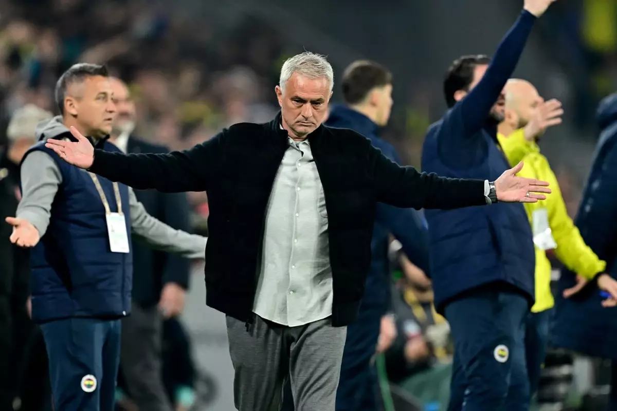 surpriz-anlasma-fenerbahce-ye-yeni-kanat-18891001_2729_amp.jpg
