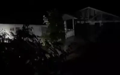 Teksas’ta Sel Felaketi: İnsanların Bulunduğu Ev Sular Altında