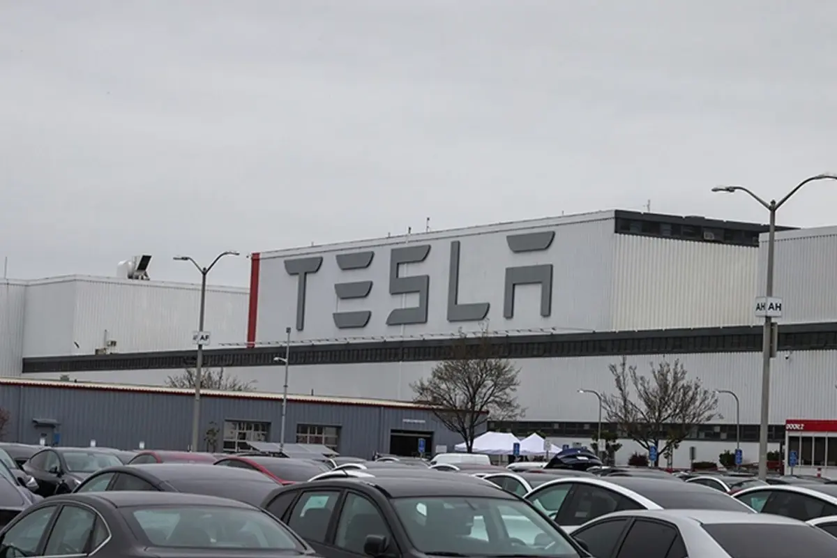 tesla-dan-ucuz-otomobil-hamlesi-fiyati-ve-18878566_5939_amp.jpg