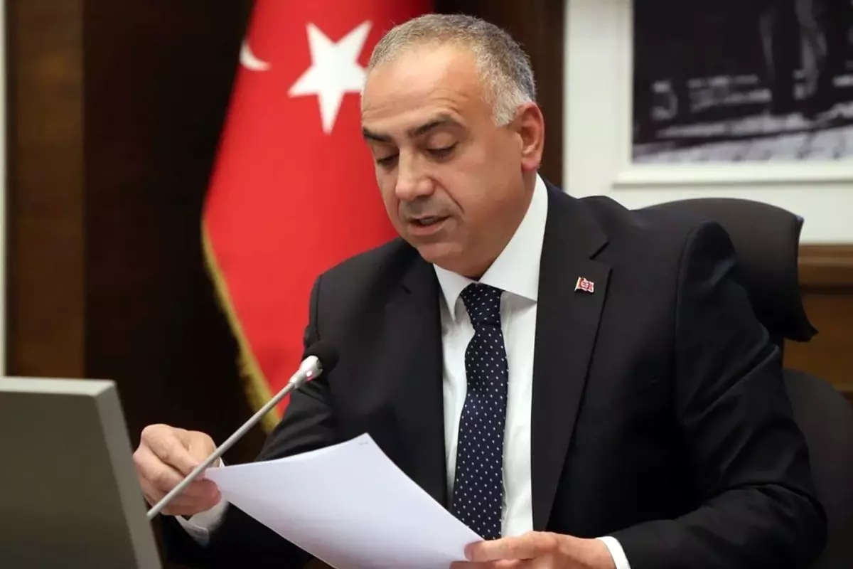 yolsuzluk-sorusturmasinda-gozaltina-alinan-chp-li-18829853_1511_amp.jpg