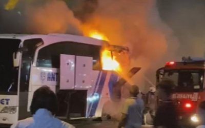 Yolcu Otobüsü Alev Aldı, Kullanılamaz Durumda