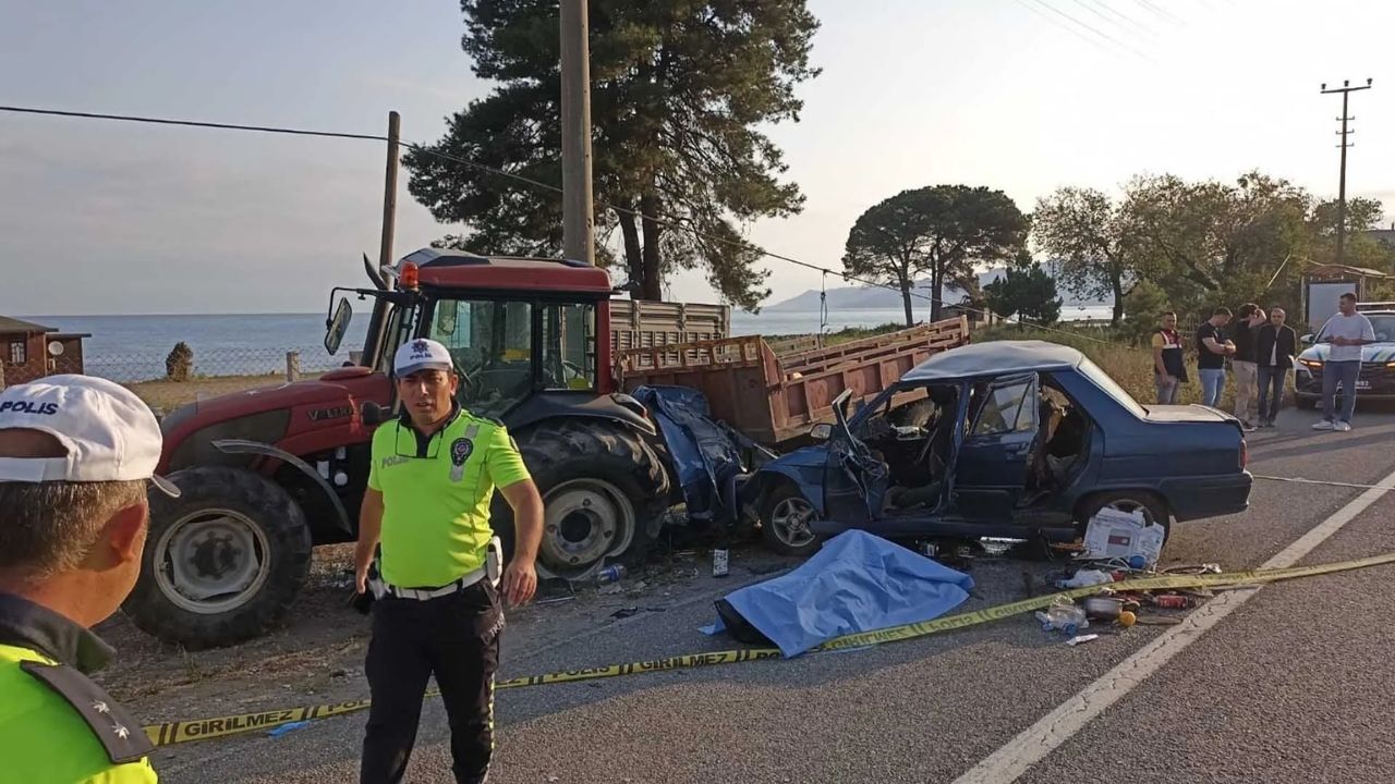 Fatsa'da Traktöre Çarpan Otomobilin Sürücüsü Öldü