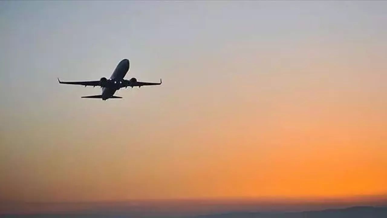 İran, Askeri Tatbikatlar İçin Batı Hava Sahasını Kapattı
