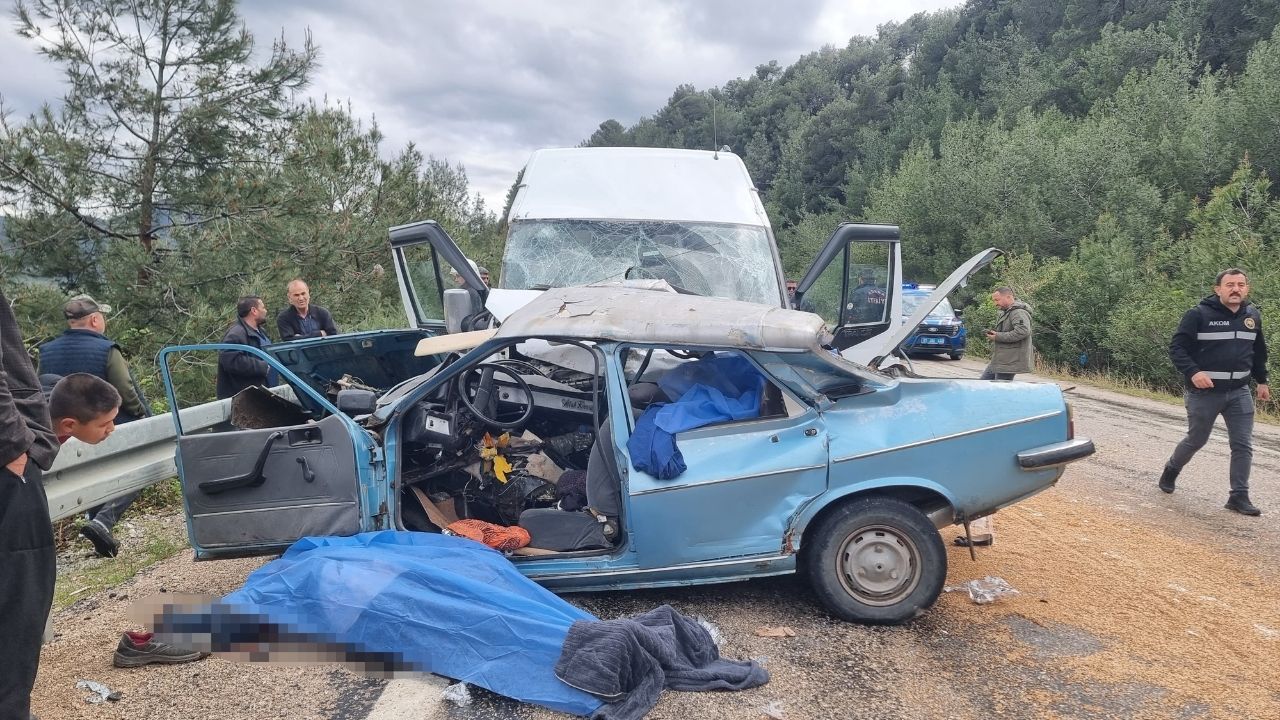 Kozan'da Otomobil Kazasında 5 Kişi Kayboldu