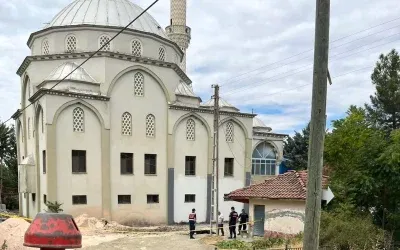 Amasya’da Cami Kubbesinden Düşen İşçi Öldü