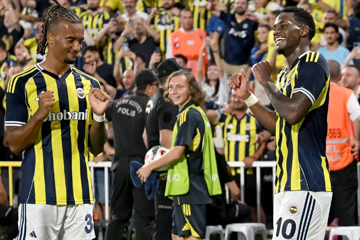 fenerbahce-feyenoord-u-kadikoy-den-cikarmadi-18941193_346_amp.jpg