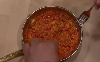 Soğanlı mı, soğansız mı? Menemenin tarifi hangisi lezzetli?