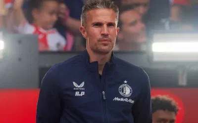 Robin Van Persie, Fenerbahçe maçı öncesi sakatlandı