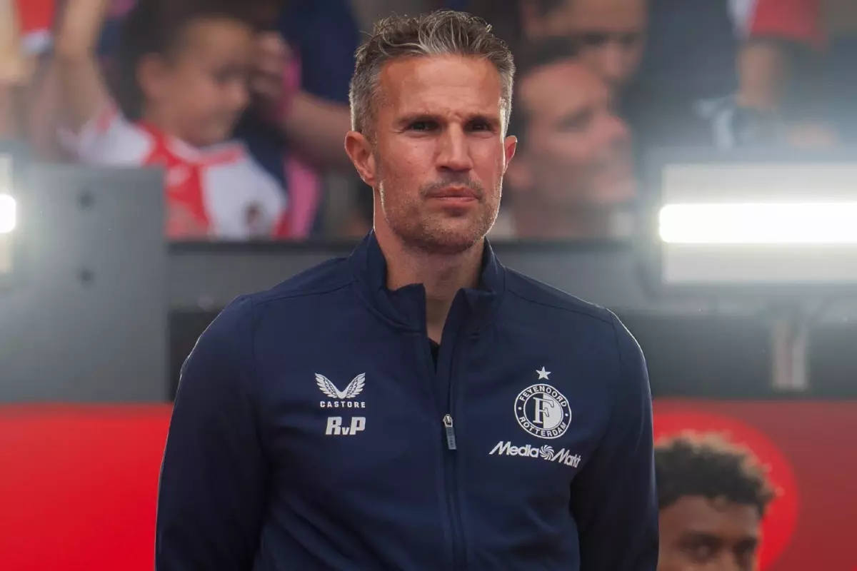 robin-van-persie-fenerbahce-maci-oncesi-kotu-18910146_2609_amp.jpg