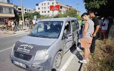 Samsun’da Hafif Ticari Araçla Motosiklet Çarpıştı: 2 Yaralı