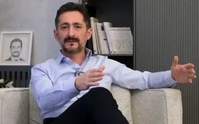 Sosyal medya üzerinden Trabzonspor başkanlığı için adaylığını duyurdu.
