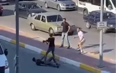 Sakarya’da Trafikte Çekiç ve Sopalarla Kavga Edildi