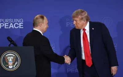 Trump ve Putin: Barış zirvesi hayal kırıklığı! Moskova’da bir sonraki buluşma mümkün.