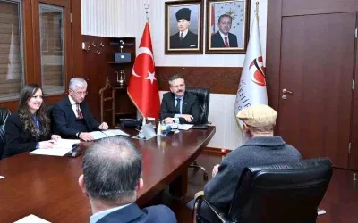 Eskişehir Valisi Aksoy, Halk Günlerinde Vatandaşları Dinliyor