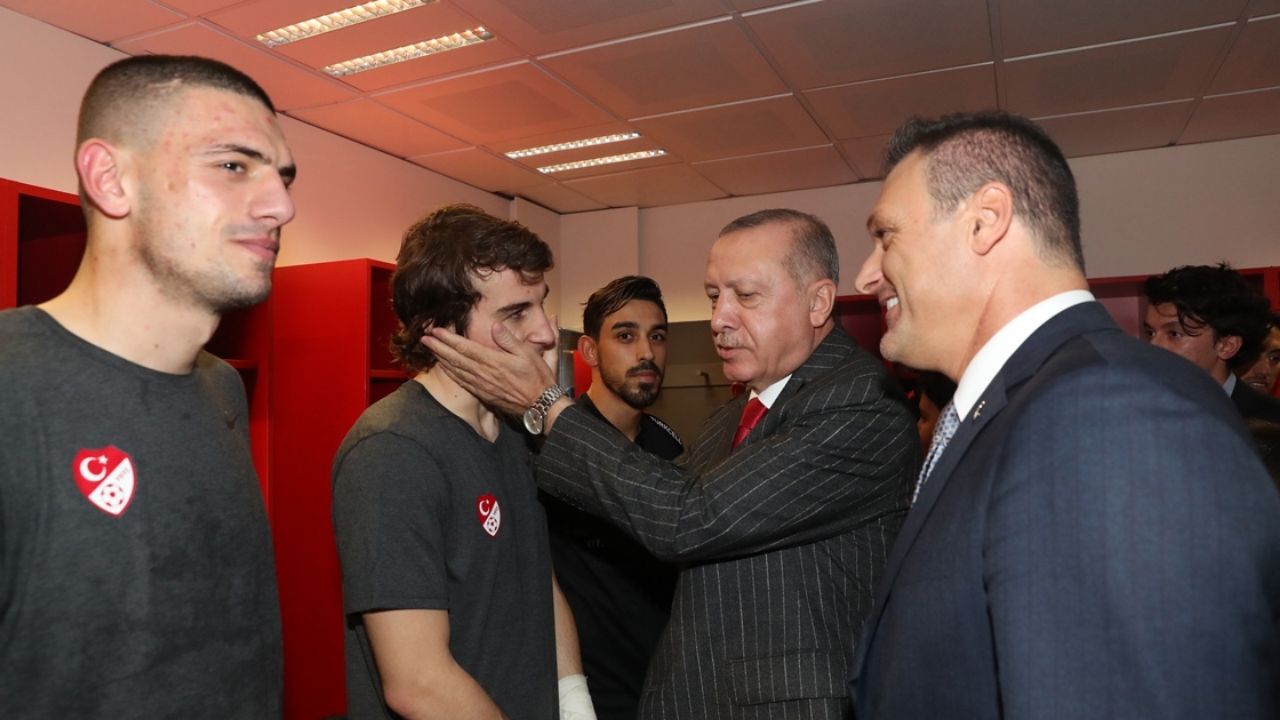 Erdoğan, Milli Takımı Kutladı