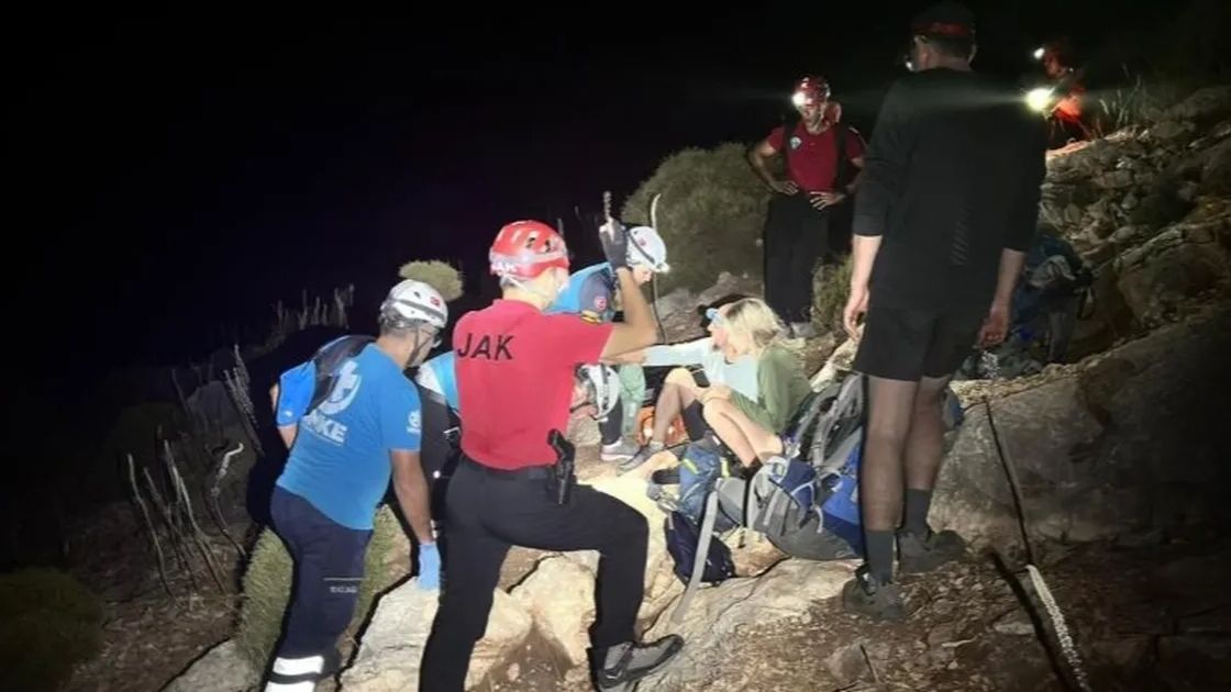 Seydikemer'de Mahsur Kalan 3 Kişi Kurtarıldı