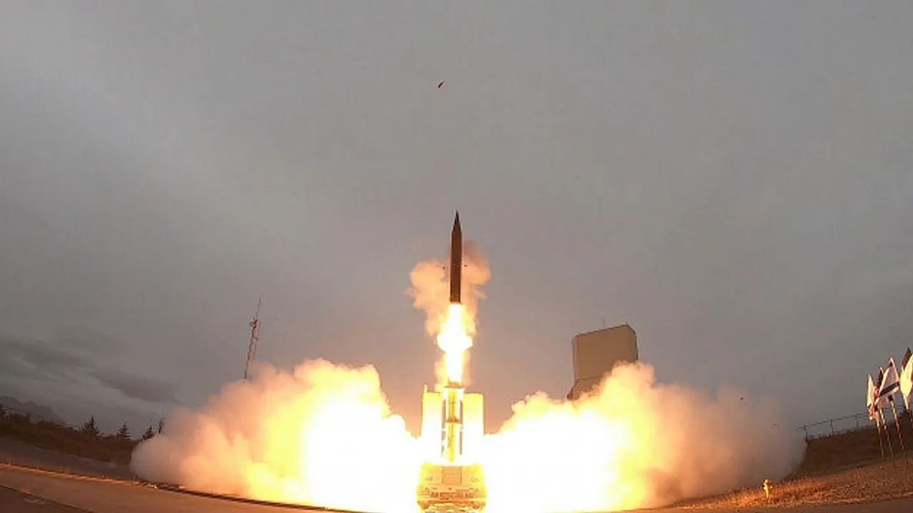 Yemen Menşeli Füze İsrail'de Alarm Verdi
