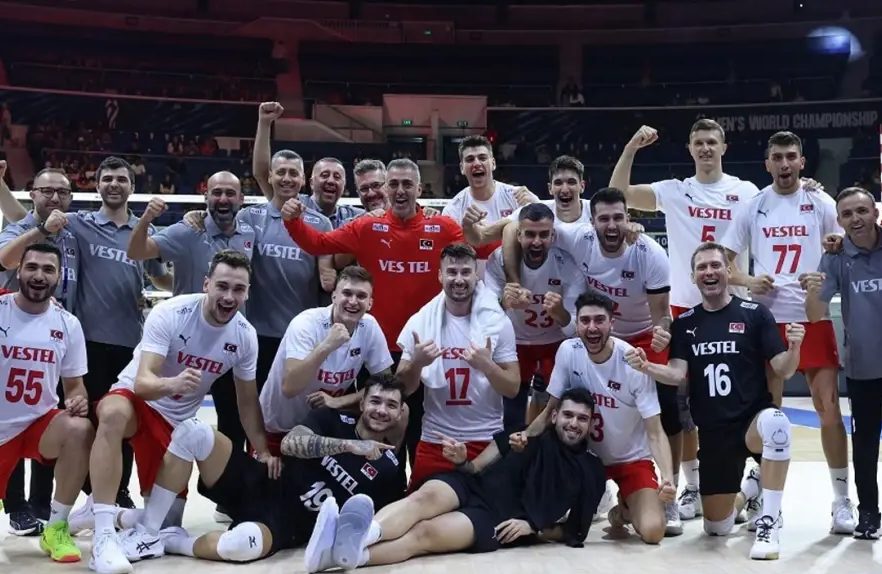 a-milli-voleybol-takimimiz-tarih-yaziyor-19056320_3797_amp.jpg