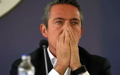 Ali Koç, Fenerbahçe’ye duygusal veda mesajıyla ayrıldı.