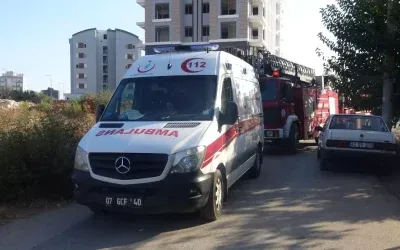 Antalya’da Yangın: Sobada Yanan Atıklar Üst Katı Alevlere Bürüdü