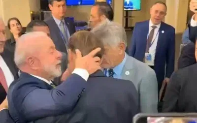Macron’u sıkıştıran lider!