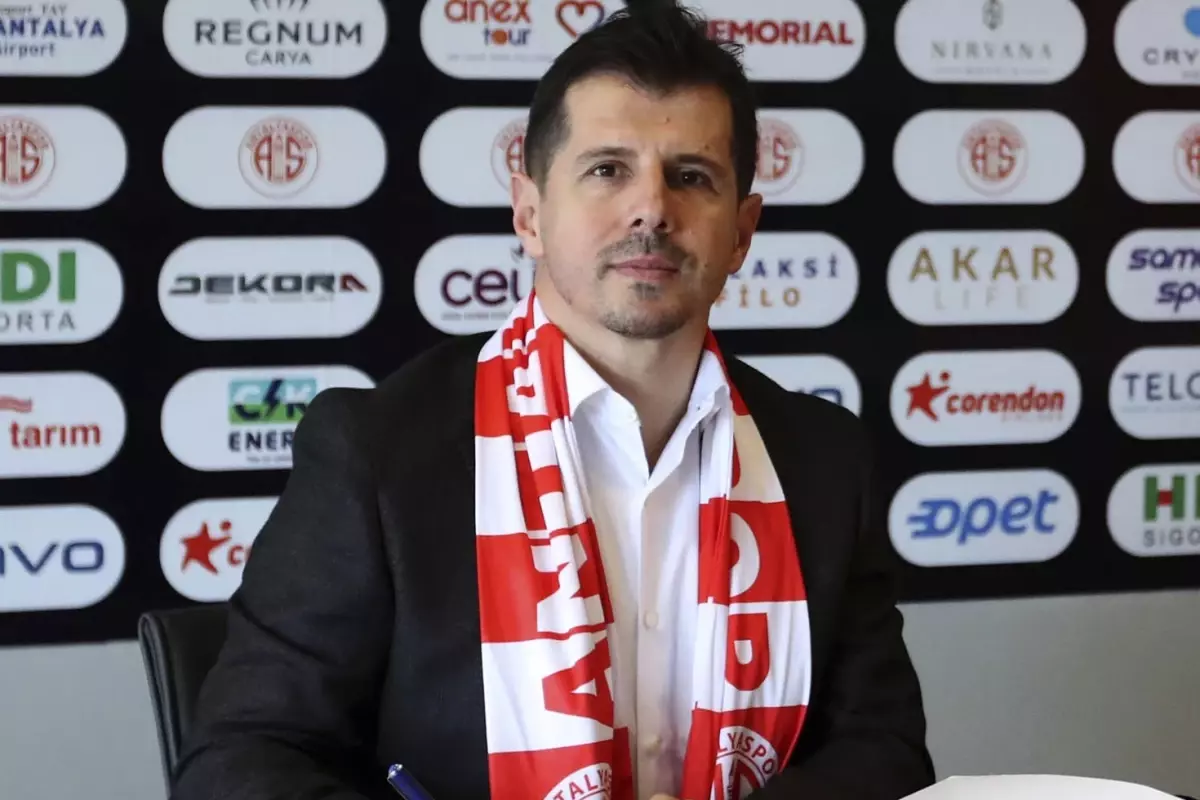 fenerbahce-iddialari-var-antalyaspor-dan-emre-19093120_2940_amp.jpg
