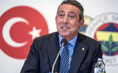 Fenerbahçe, Kerem’in ardından bir bombayı daha patlattı! Yıldız futbolcu gece İstanbul’a geldi.