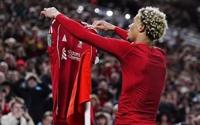 Liverpool, Ekitike’ye kırmızı kart cezasını kesti.