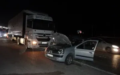 Kırıkkale’de TIR ile otomobil çarpıştı, 6 yaralı.