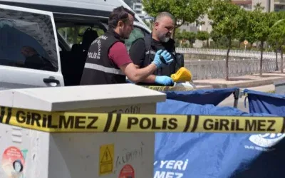 Bebeğini konteynere bırakıp alışverişe giden annenin gözaltına alınması!