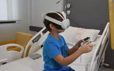 İzmir Şehir Hastanesi’nde Sanal Gerçeklik ile Çocukların Korkusu Azalıyor