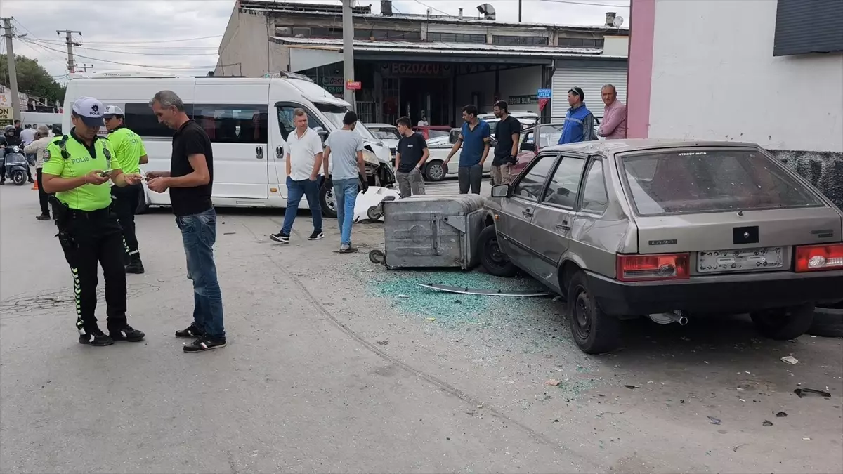 kutahya-da-servis-minibusu-ile-ogrenci-servis-19026069_amp.jpg