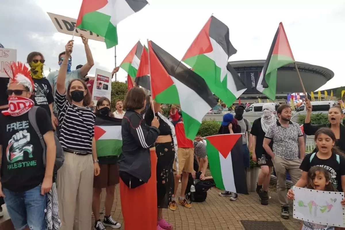 mac-oncesi-protesto-polonyalilar-israil-marsini-19003368_5180_amp.jpg